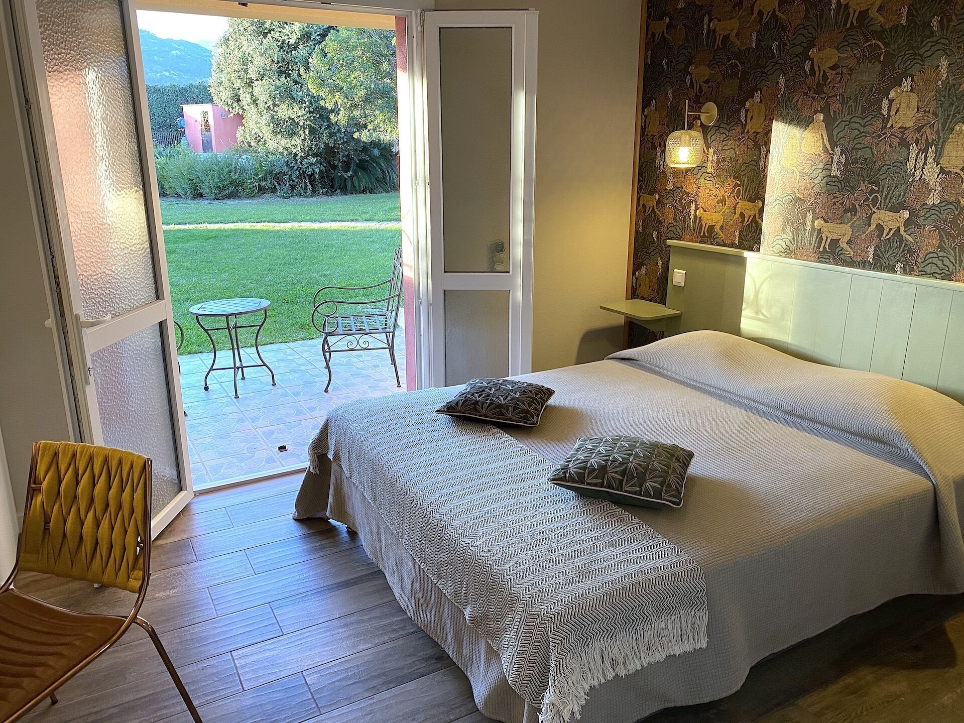 double or twin room | 1 bedroom, minibar, individually decorated, individually furnished