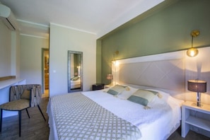 Double or Twin Room | Minibar, individually decorated, individually furnished - Hotel Résidence du Pont de l'Oso (Lecci)