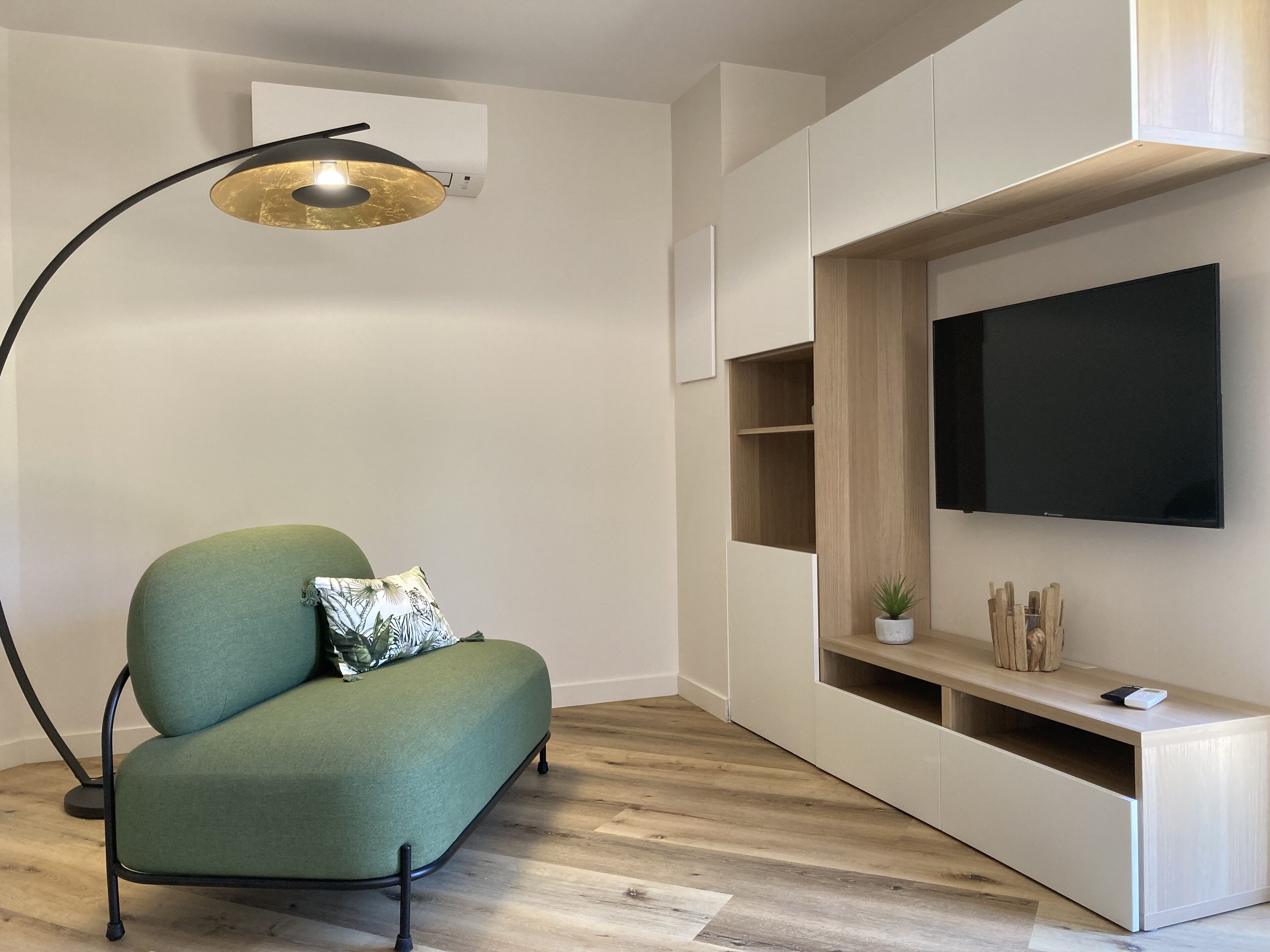 comfort studio | living area