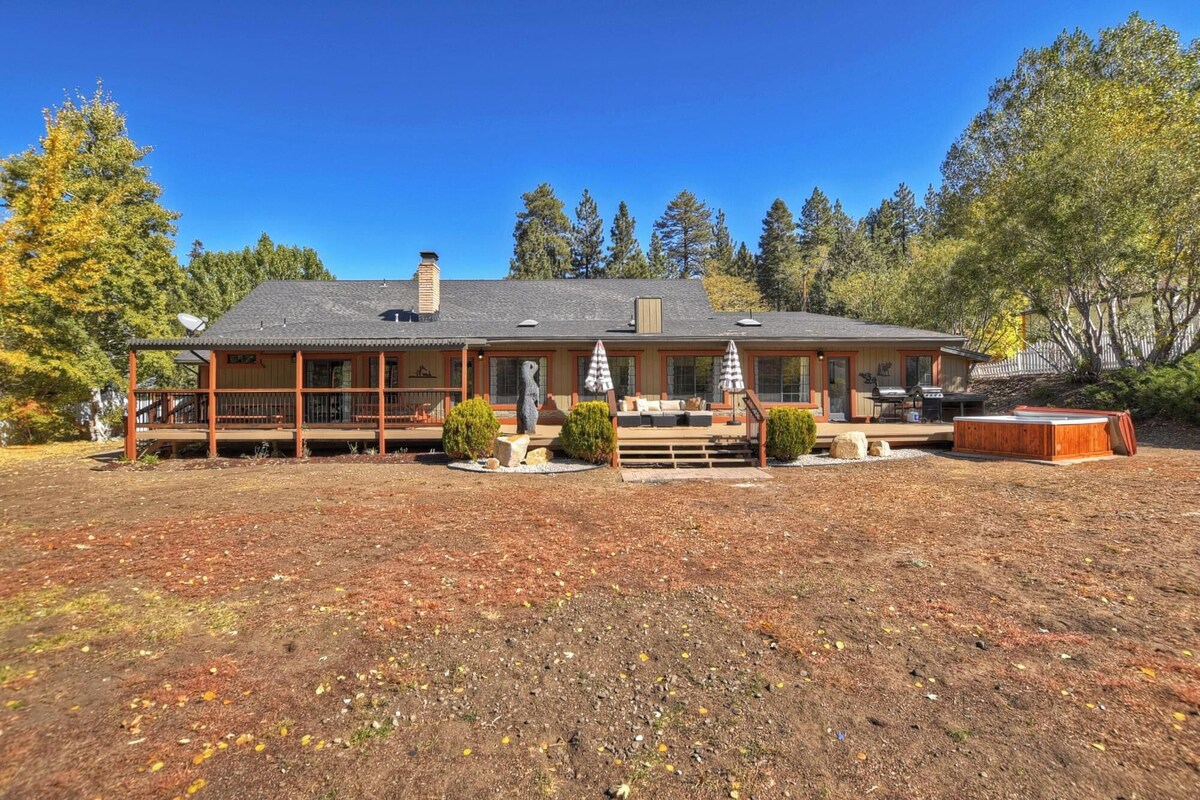Photo 63 of Dreamwood Lodge by Destination Big Bear : Close to Bear Mountain! Movie Theater! 3 En-Suite Bedrooms!