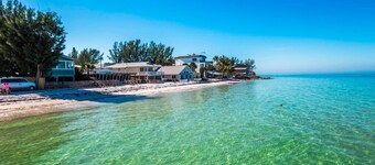 Bay Breeze Cottages #2