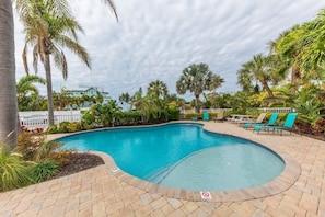 Pool - Bay Breeze Cottages #2 (Anna Maria)