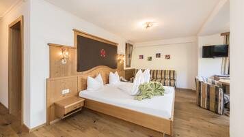 Classic Double Room, Valley View | In-room safe, desk, free WiFi, bed sheets