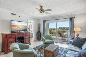 TV, DVD player - The Islander 316 Heated Pool- Hot Tub- Pickle Ball (Destin)
