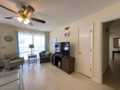 Family Ties Duplex 3 bedrooms 2 bathrooms