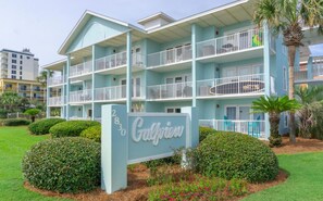 Exterior - Ground Floor Updated Condo Steps to Private Beach! Sleeps 6 with Beach Gear (Miramar Beach)