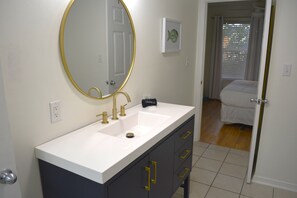 Room - Ground Floor Updated Condo Steps to Private Beach! Sleeps 6 with Beach Gear (Miramar Beach)