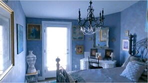 11 habitaciones, escritorio y tabla de planchar con plancha 