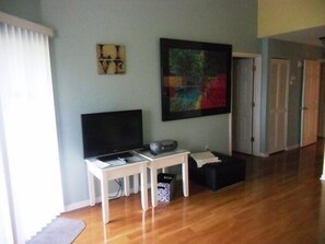 Unclassified image, 2 of 21, button