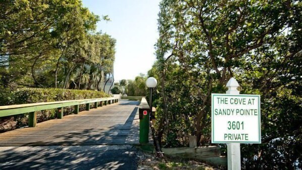 Property grounds - Sandy Point 205 - Anna Maria Island - Condo 2 Bedroom/ 2 Bath, maximum occupancy of 4 people. (Holmes Beach)