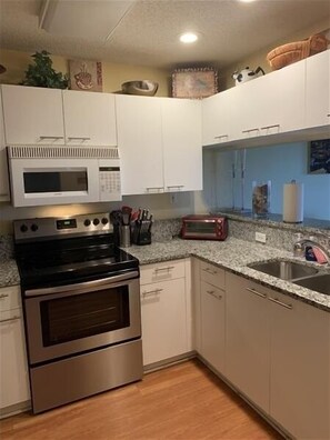 Unclassified image, 3 of 21, button