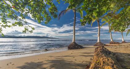 Casa Ylang Tropical Chalet w/ FiberOp