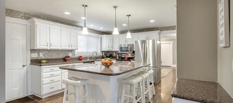 Skiers Dream Location Beautiful large home Close to all ski Resorts and Downtown