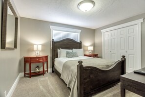 6 quartos, ferros/tábuas de passar roupa, Wi-Fi, roupa de cama