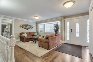 TV, fireplace, DVD player