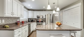 Skiers Dream Location Beautiful large home Close to all ski Resorts and Downtown