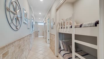 1 bedroom, iron/ironing board, WiFi (free), bed sheets