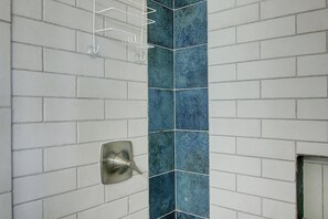 Shower, hair dryer, towels - Best views, swimming pool, boardwalk to the beach, picnic tables, play area, com (Port Aransas)