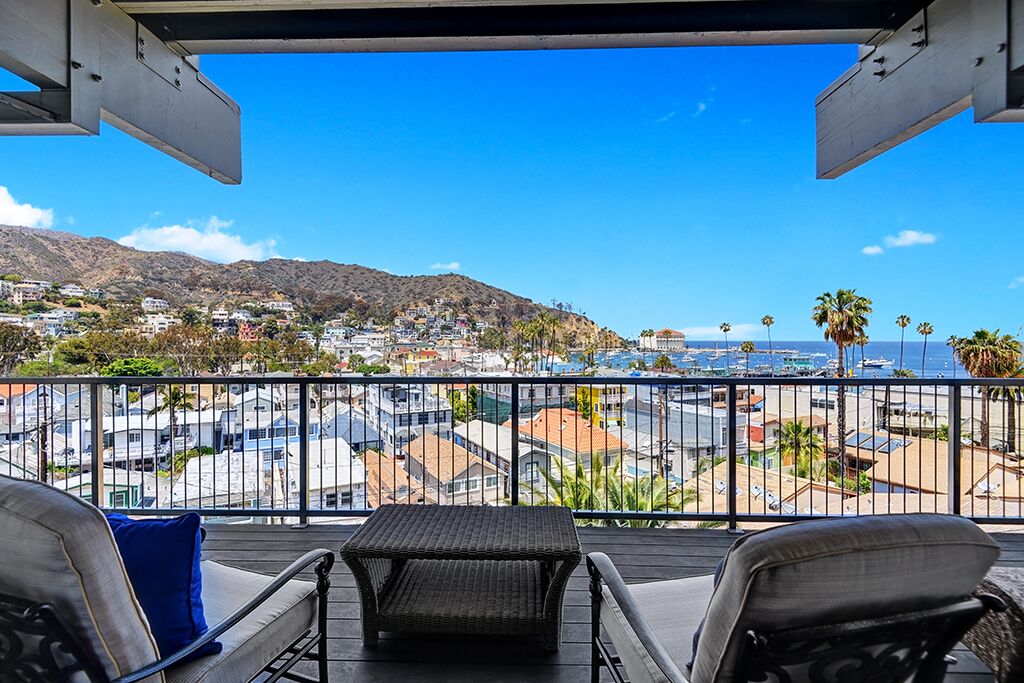 Luxurious Home with Stunning Panoramic Views,BBQ, Spacious Balcony, WIFI - 11 Lo