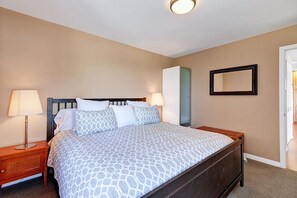 2 bedrooms, iron/ironing board, travel cot, WiFi