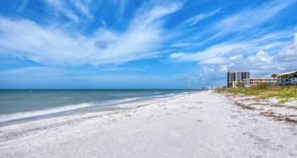 BBC310 Renovated Beachfront Condo W/Pool