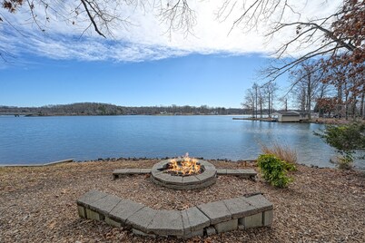 The perfect Lake Anna waterfront home! 