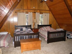 4 bedrooms - Hibernation Hideaway Rustic Cabin In The Forest (Greer)