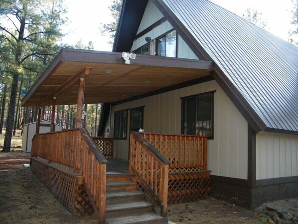 Exterior - Hibernation Hideaway Rustic Cabin In The Forest (Greer)
