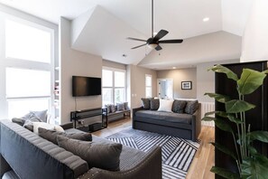 TV, fireplace