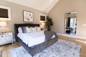 4 chambres, fer et planche à repasser, lit parapluie, Wi-Fi