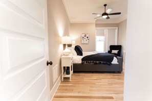 4 chambres, fer et planche à repasser, lit parapluie, Wi-Fi