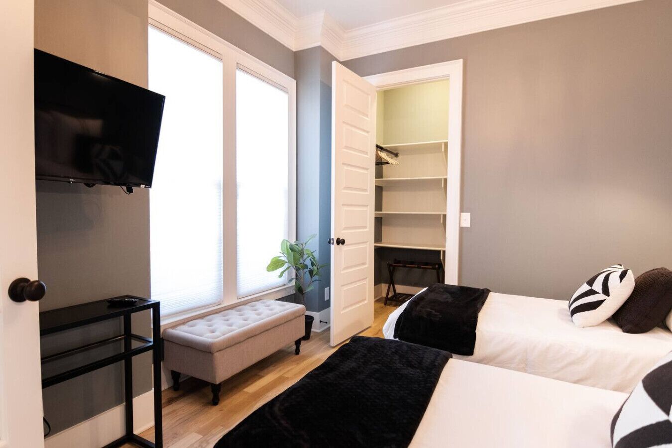 Iron/ironing board, travel crib, WiFi, bed sheets