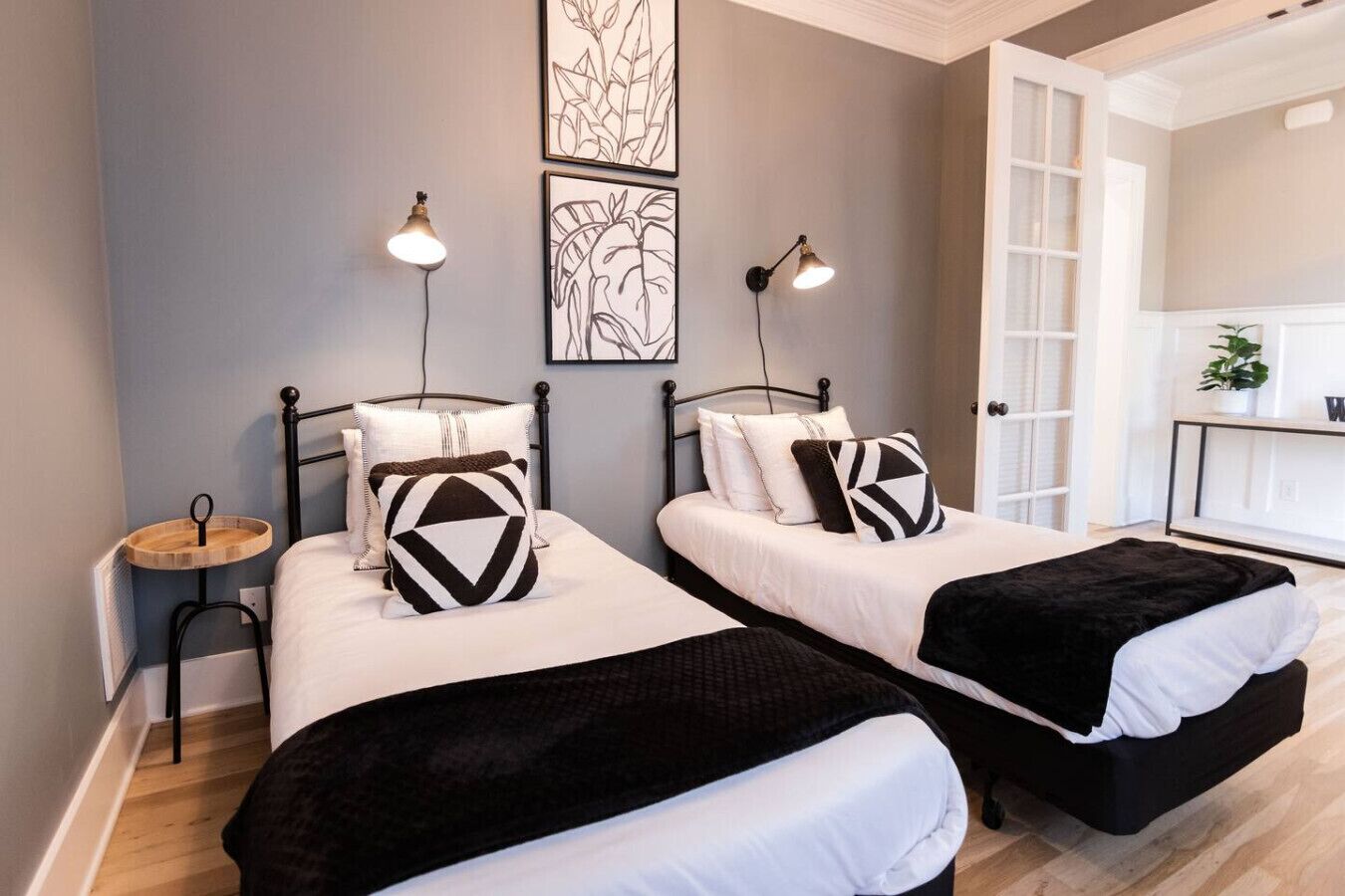 Iron/ironing board, travel crib, WiFi, bed sheets