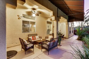 Terrace/patio - 5 STAR ⭐️⭐️⭐️⭐️⭐️ STUNNING PRIVATE LV ESTATE! (Las Vegas)