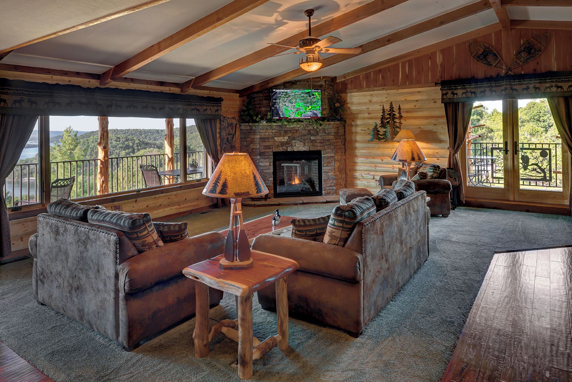 Smart TV, fireplace, DVD player