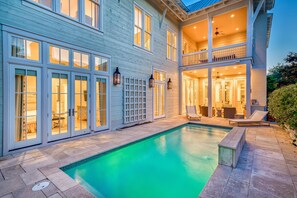 A heated pool - Limited Time March Savings | Private Pool, Bikes, Golf Cart, Lots of Amenities. Ideal for Groups! (Santa Rosa Beach)