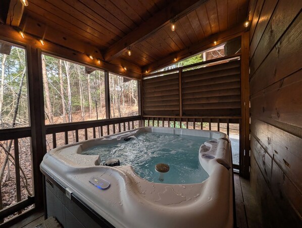 Indoor spa tub