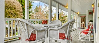 The Pumpkin House • 3 Miles to Downtown Portland • New Hot Tub