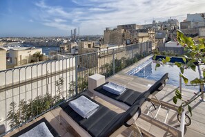 Outdoor pool, sun loungers - 66 Saint Pauls & Spa (Valletta)