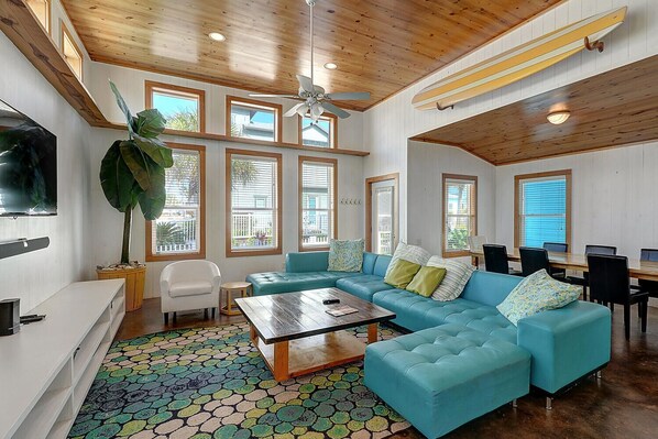 TV, DVD player - Pet friendly, 2 heated community pools, gated community, near the beach! (Port Aransas)