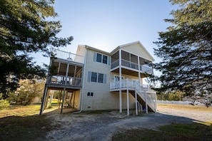 Exterior - Close to the Beach, Pet Friendly/Tesla Charger/2-3 Night Stays Off Season (Milton)
