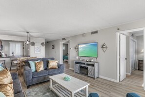 TV, DVD player - 🌊 Islander #601 -Gulf Views of the Most Beautiful Beaches in the World! 🏖️ (Destin)