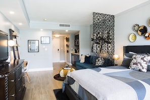 Internet - Deluxe Studio in Coconut Grove-City & Bay views...includes Parking (Miami)