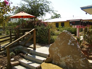 Property grounds - Close to the Downtown Riverwalk, Alamo Plaza, Convention Center, Dome, and Mall (San Antonio)