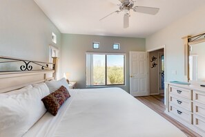 3 chambres, fer et planche à repasser, Wi-Fi, draps fournis