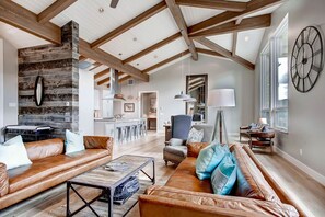 Télévision, cheminée