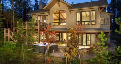 Spa-kaltainen Luxury Custom Home, jossa on 4. heinäkuuta Saatavuus! Lähellä Peak 8 / Town