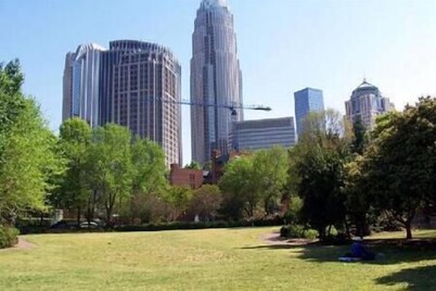 The Guest House * 2BR * Historic Uptown Charlotte