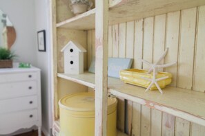 Interior - Screened Inn c1925! Quiet North End Duplex! Screened porch. Beach Access! (Tybee Island)