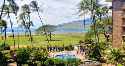 🌴Beachfront Ocean View Condo! Fabulous Pool! Manicured Lawn Close to Everything